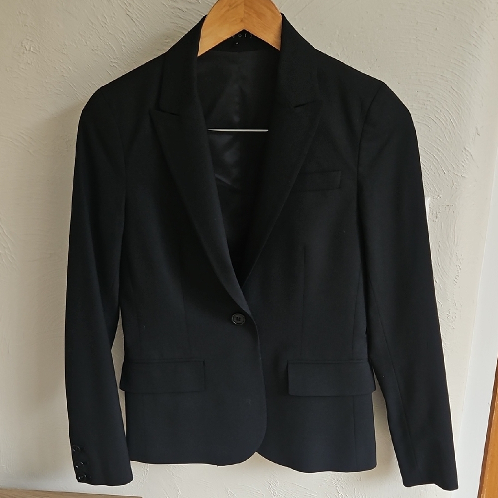 Theory // Black blazer